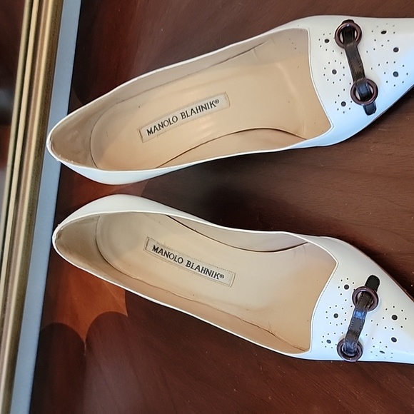 Manolo Blahnik kitten heels - Picture 3 of 8